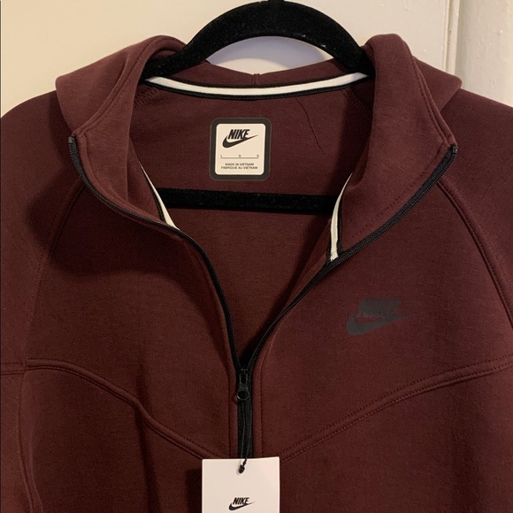 Women’s Nike tech maroon full zip hoodie! NWT - Picture 2 of 5